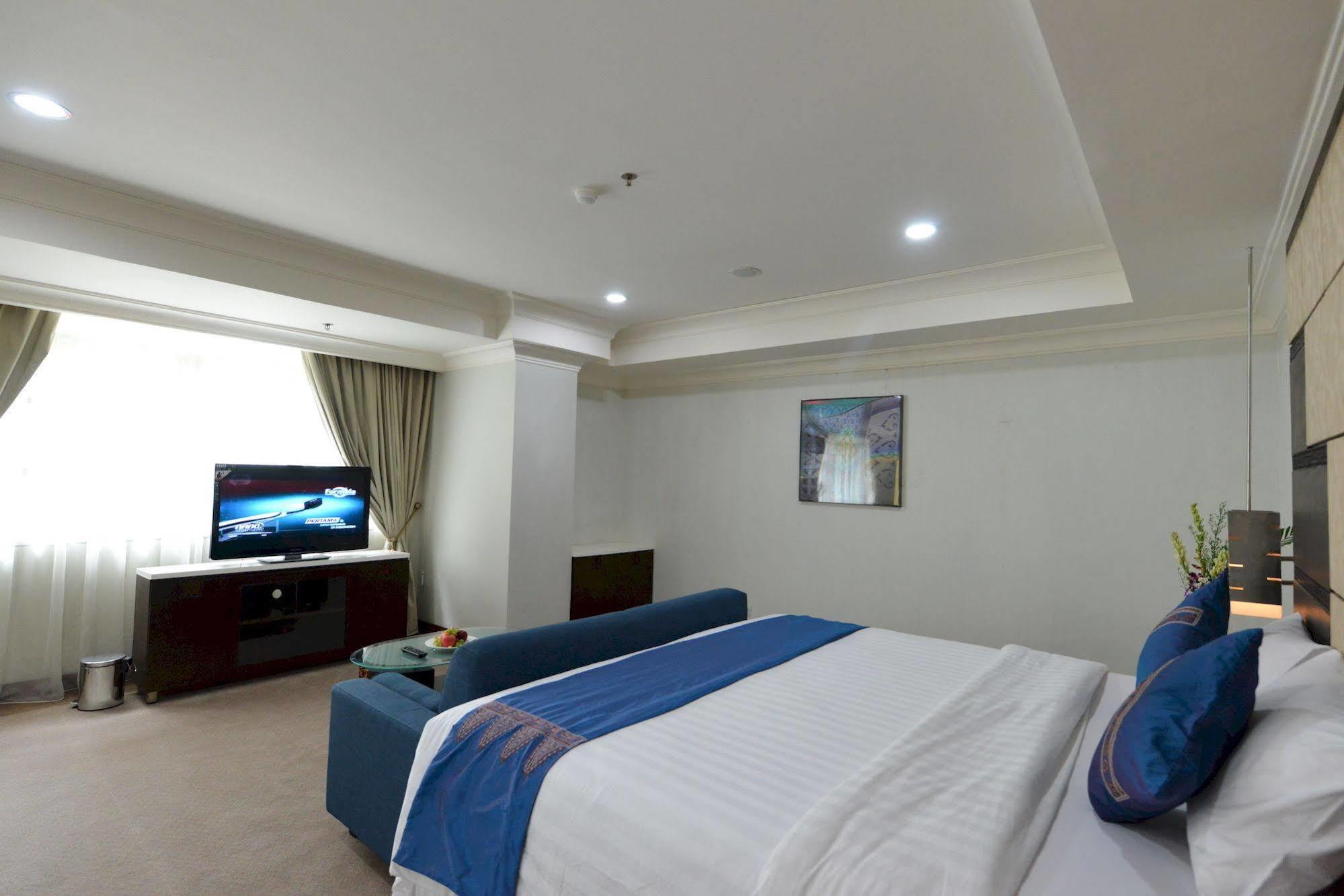 Amazing Kutaradja Hotel Jakarta Buitenkant foto